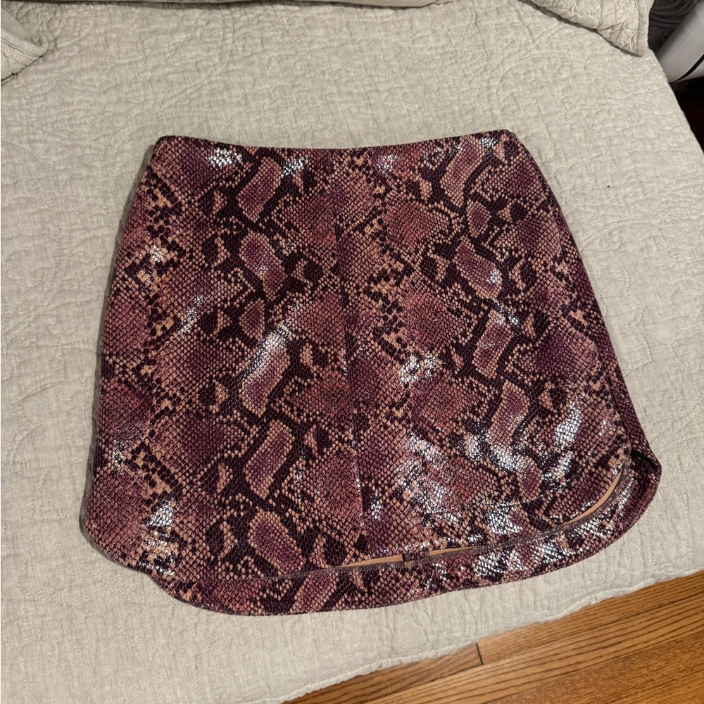 LEATHER SKIRT